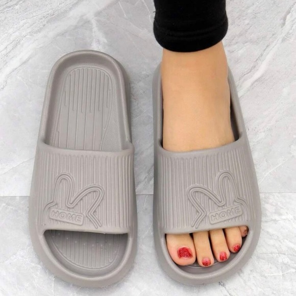 Women Good Bear Graphic Pink or Grey Slides *NEW* - Picture 8 of 13